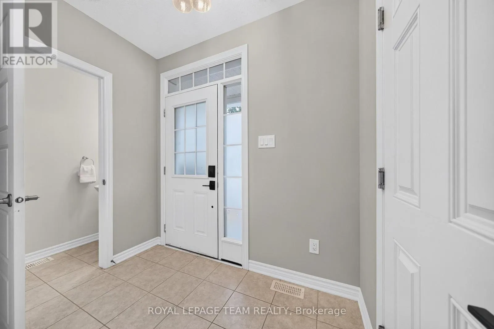 517 FOXLIGHT CIRCLE
