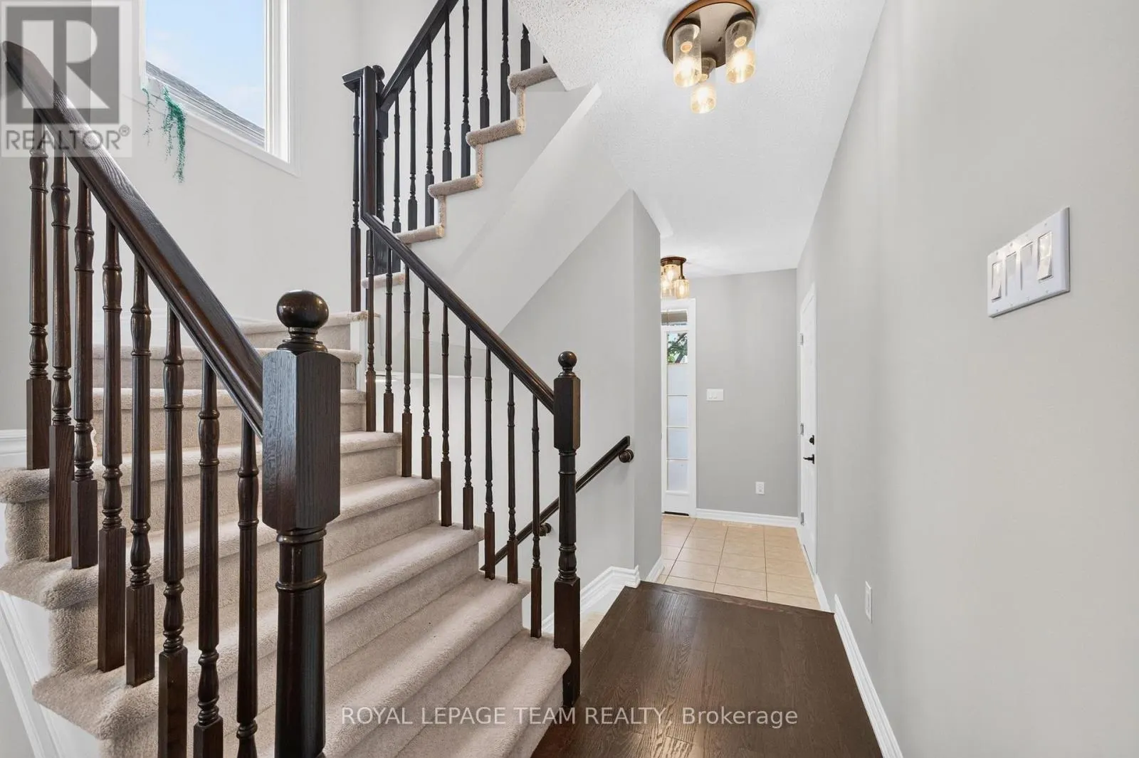 517 FOXLIGHT CIRCLE
