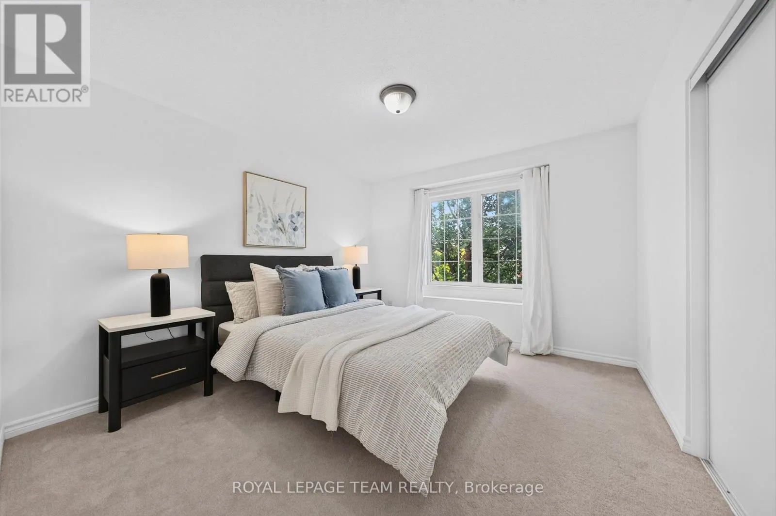517 FOXLIGHT CIRCLE