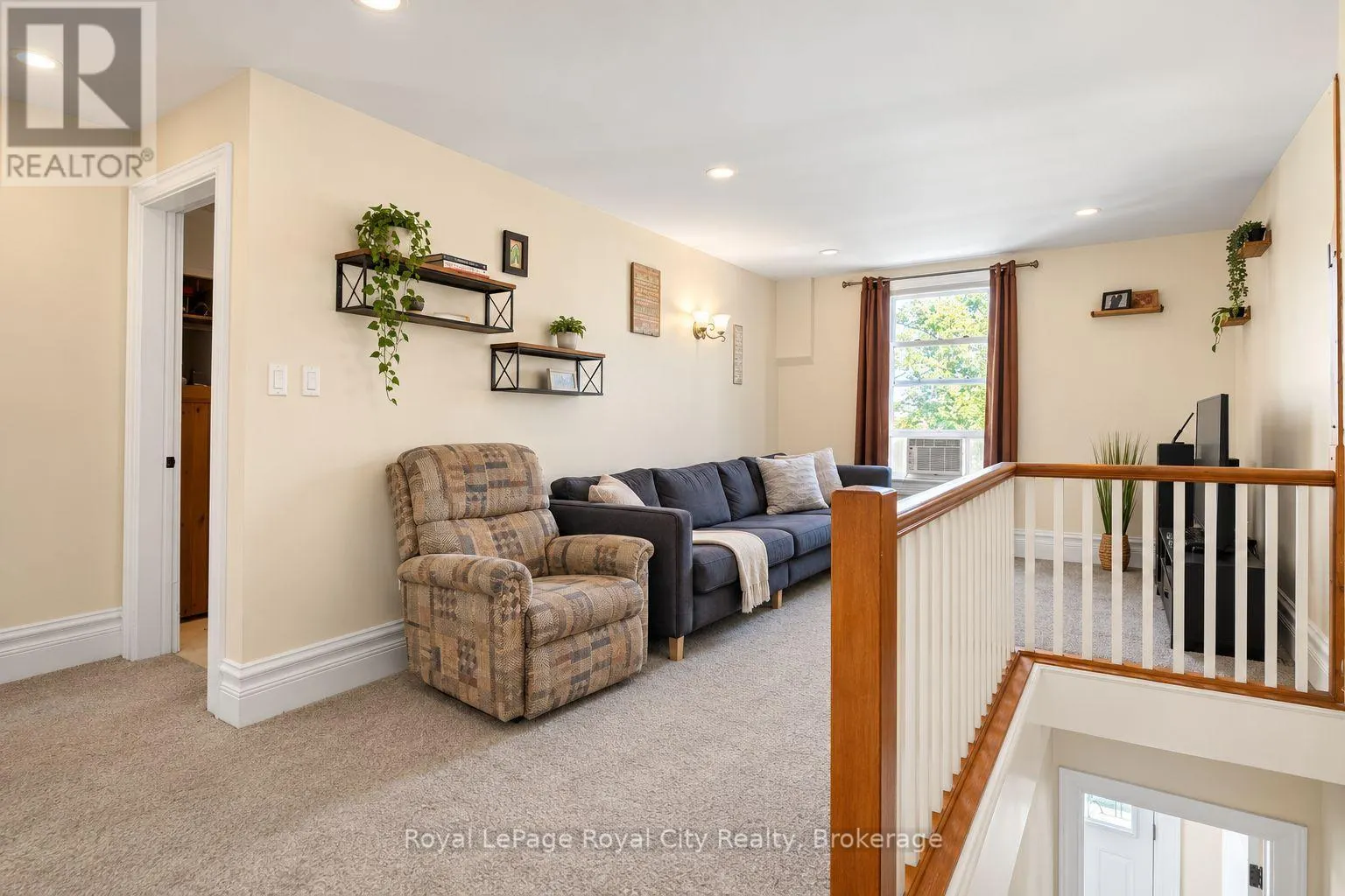 98 WATERLOO AVENUE