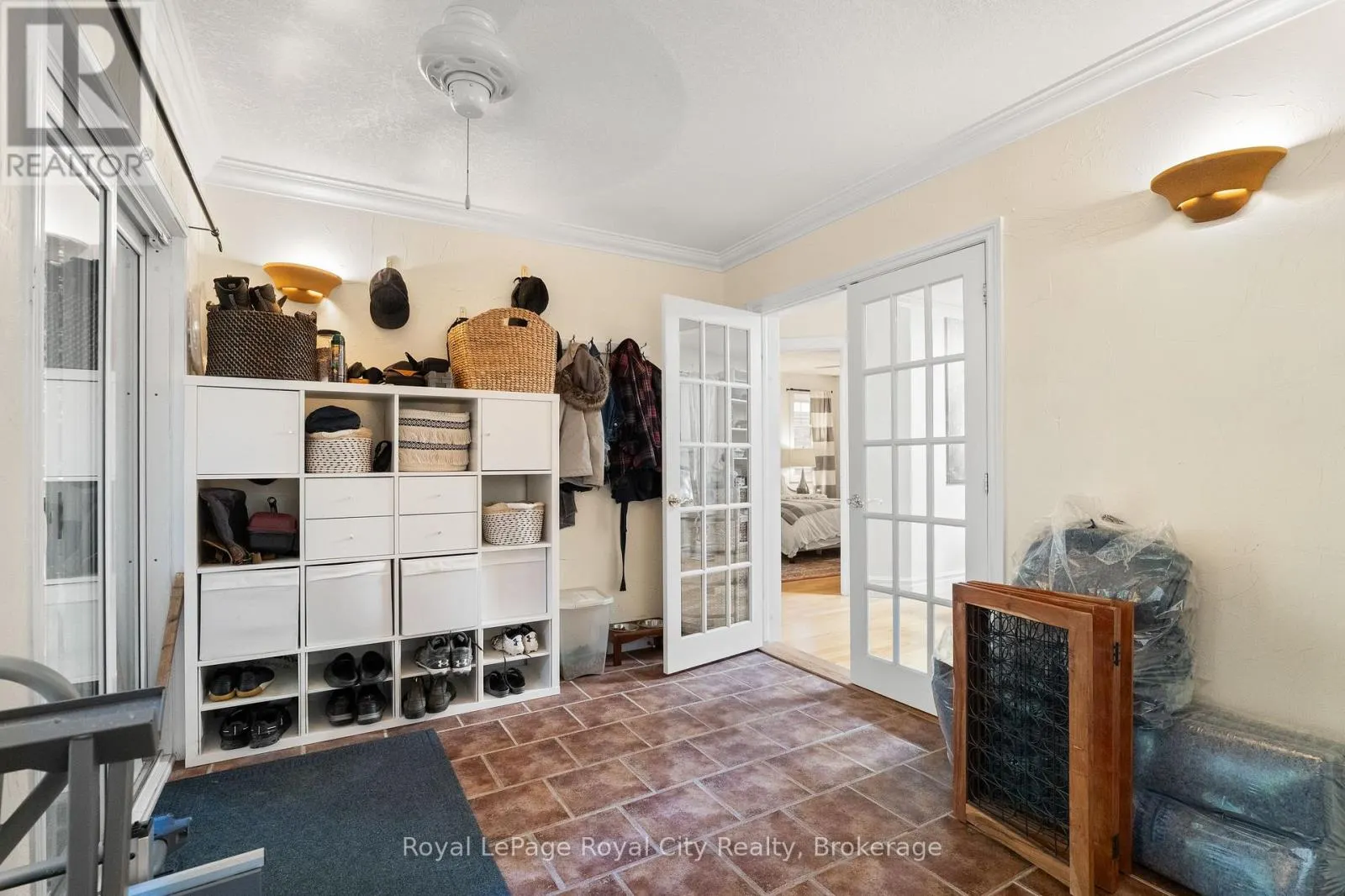 98 WATERLOO AVENUE