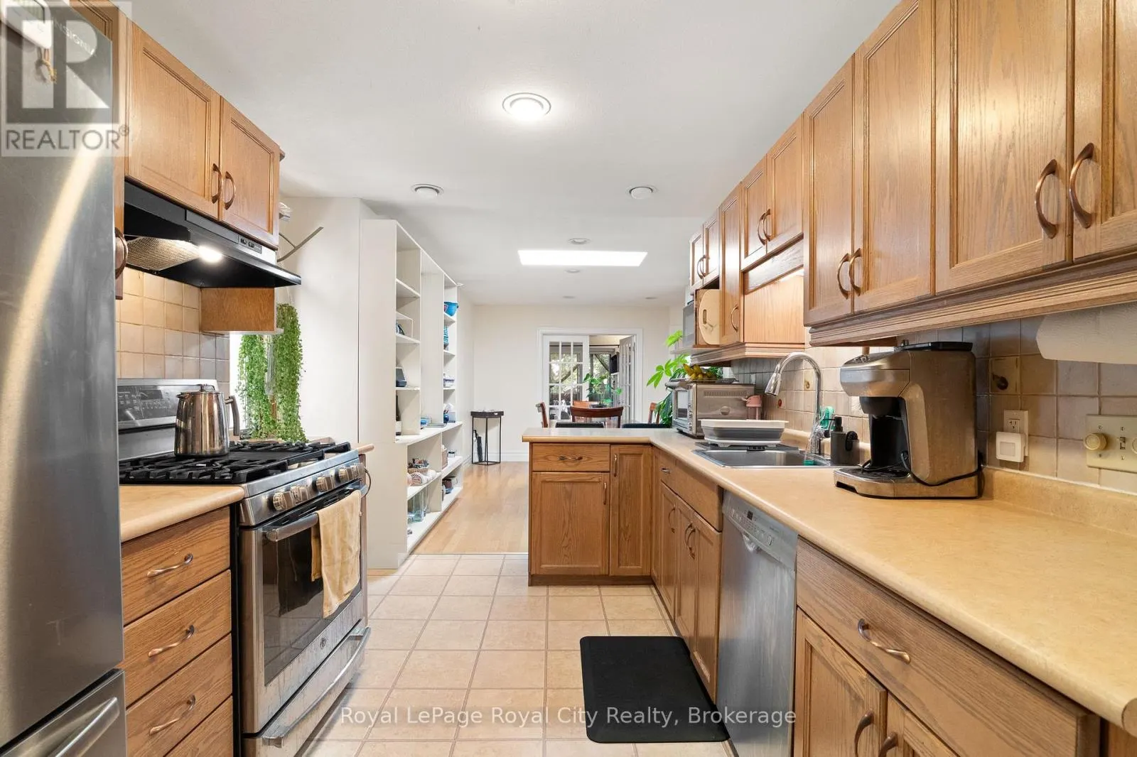 98 WATERLOO AVENUE