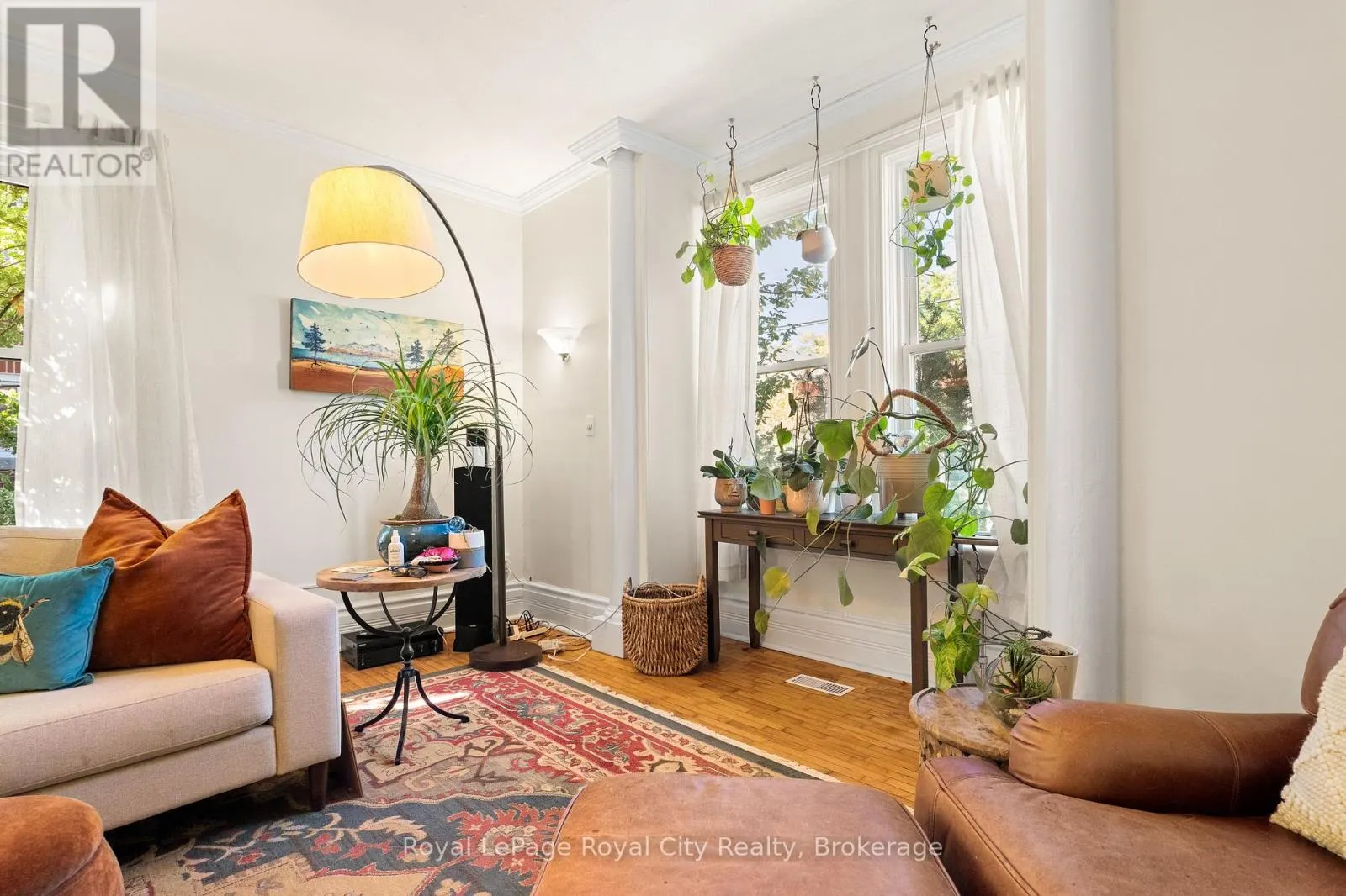 98 WATERLOO AVENUE
