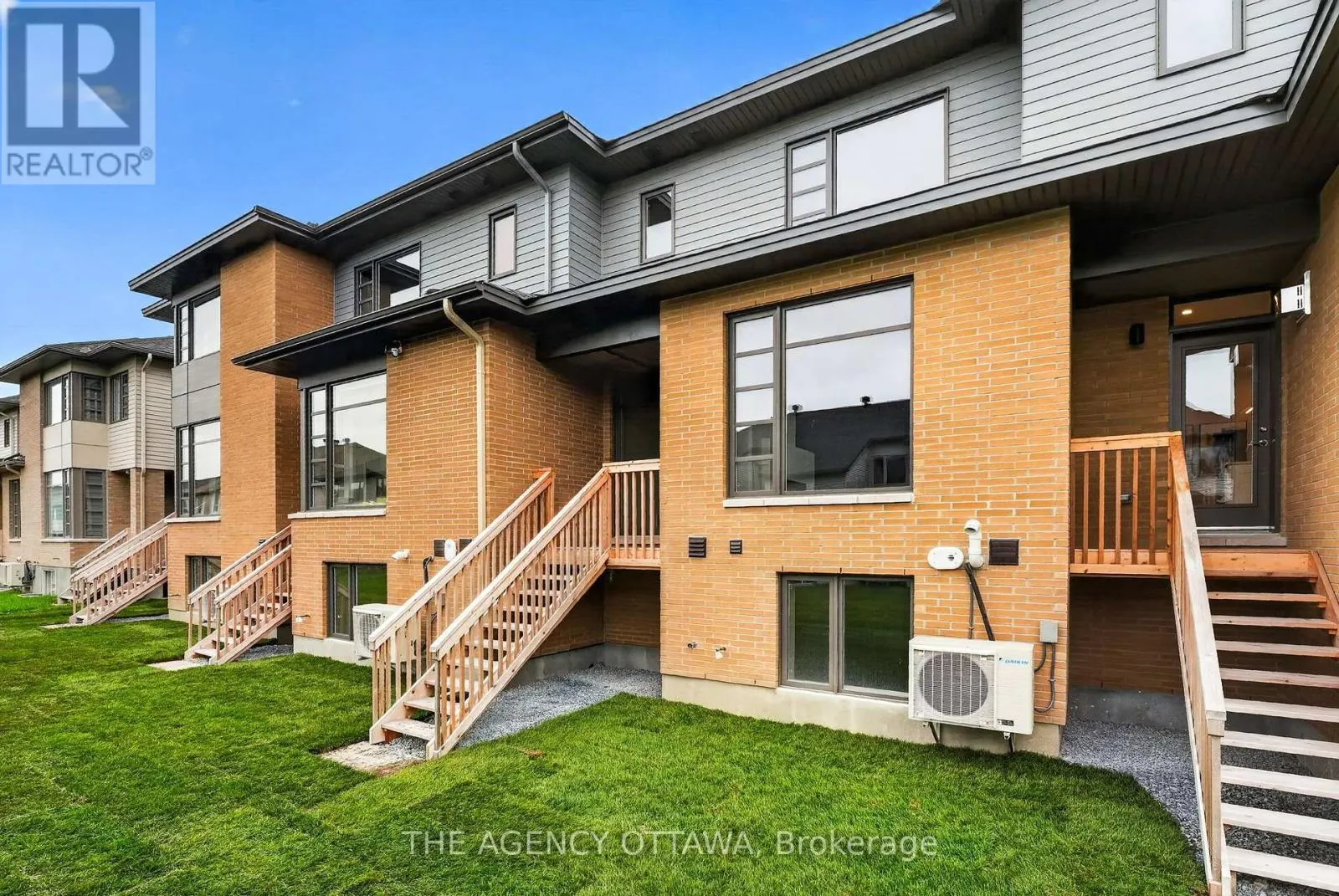 386 WALDEN DRIVE
