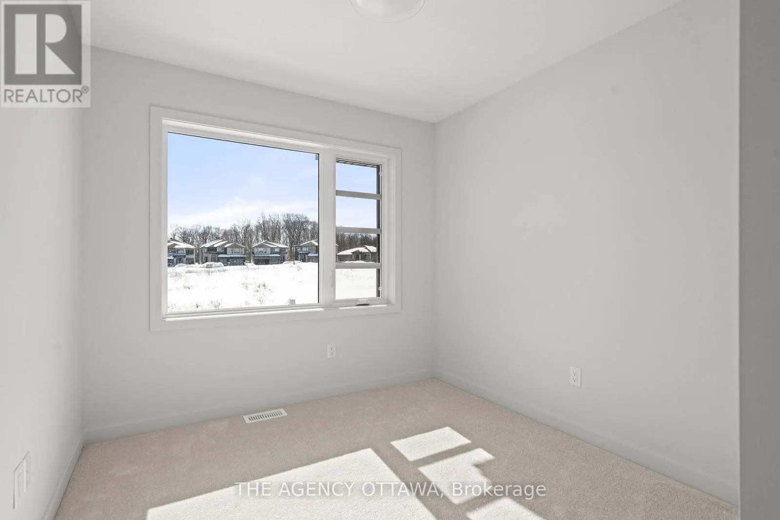 386 WALDEN DRIVE