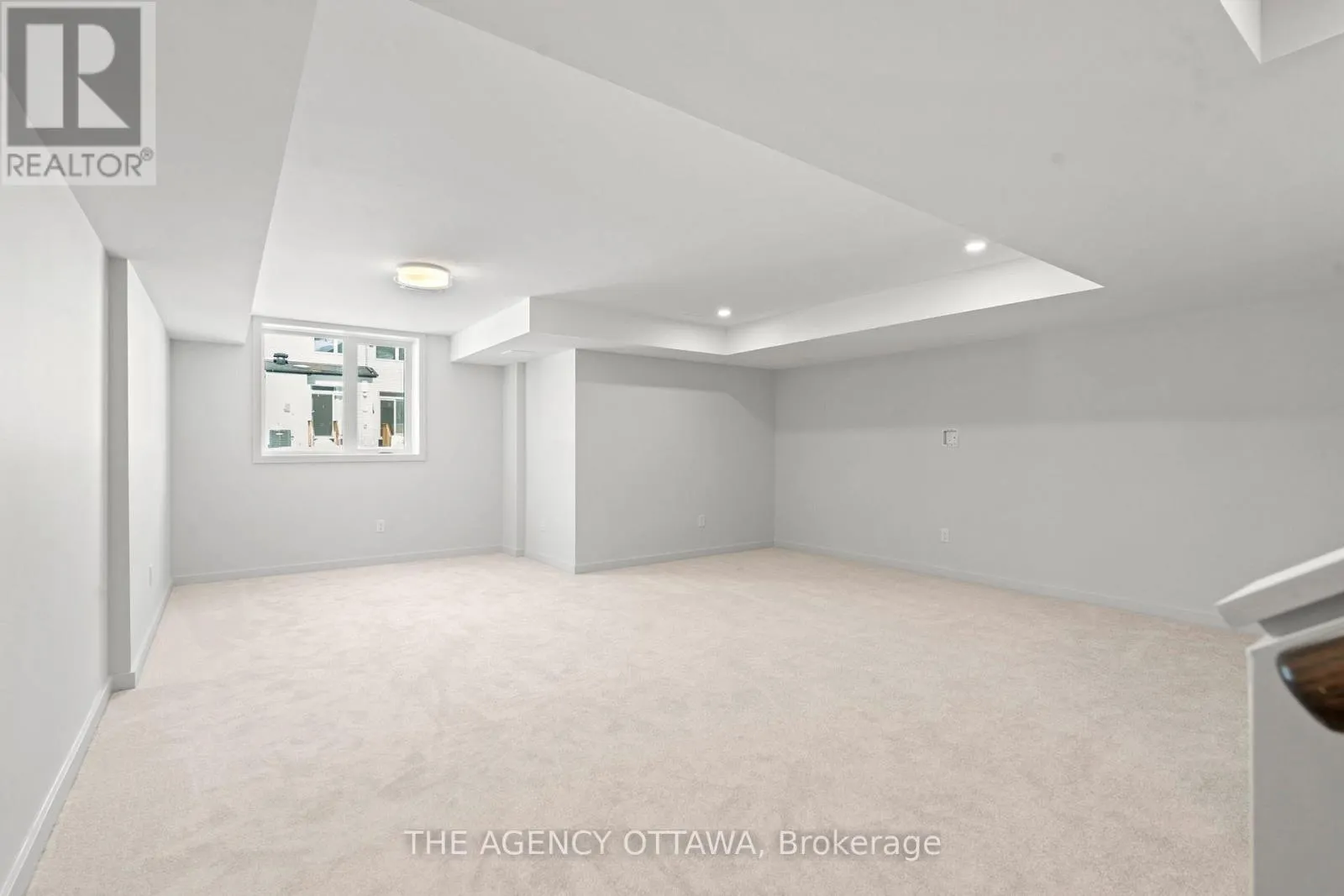 386 WALDEN DRIVE