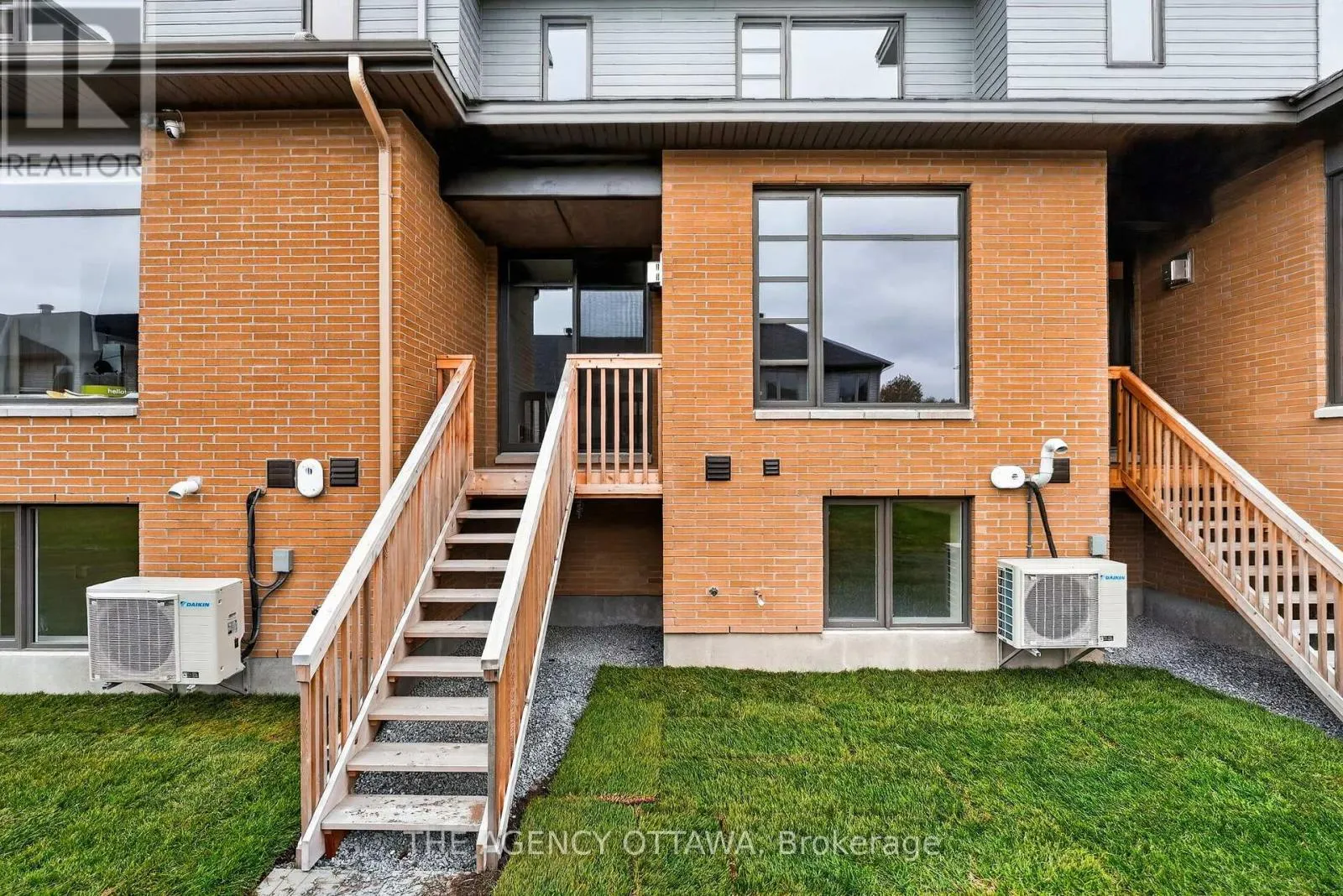 386 WALDEN DRIVE