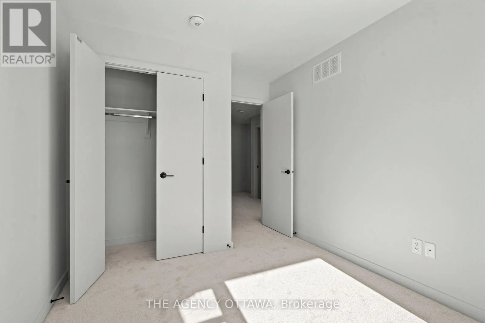 386 WALDEN DRIVE