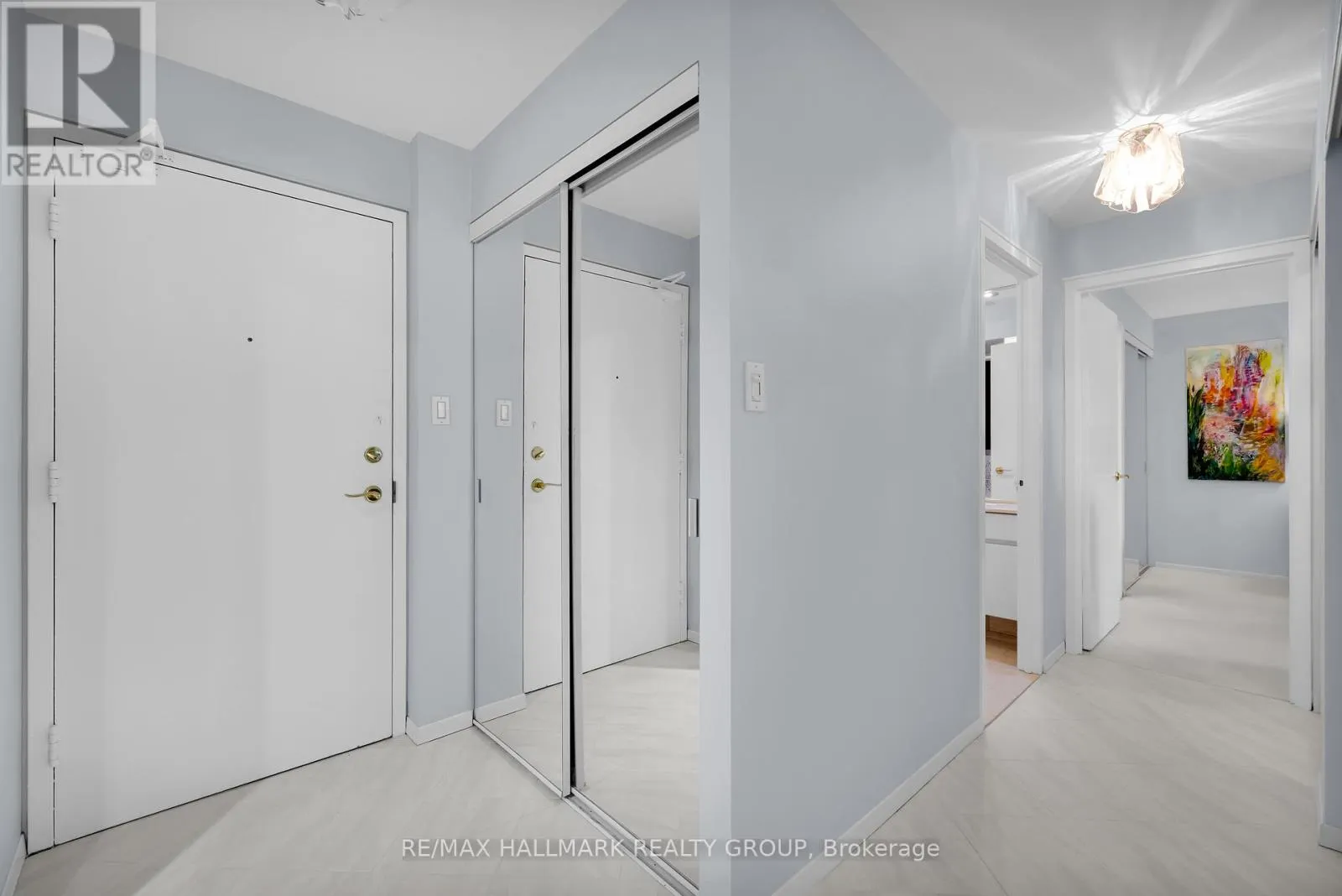810 - 151 BAY STREET