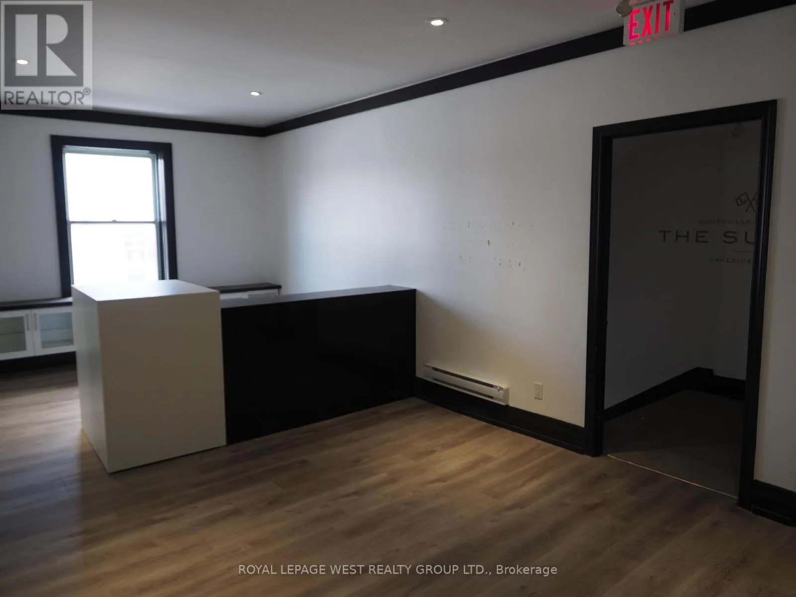 UPPER LEVEL - 69 MAIN STREET E