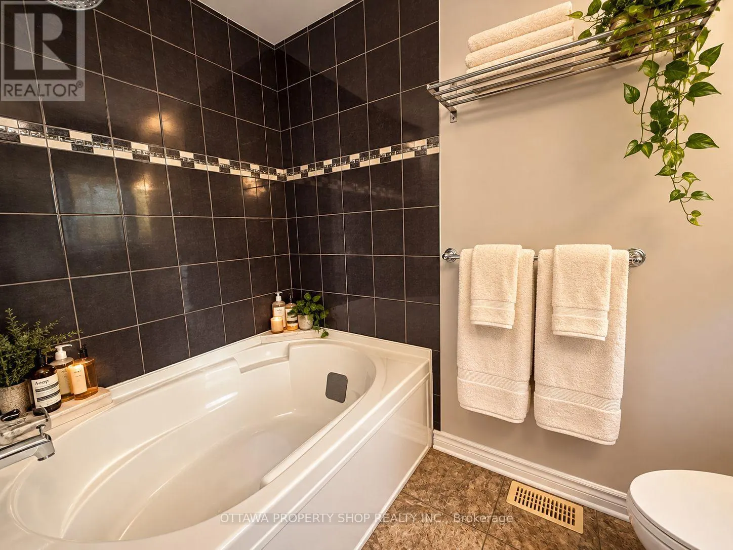 2482 ESPRIT DRIVE