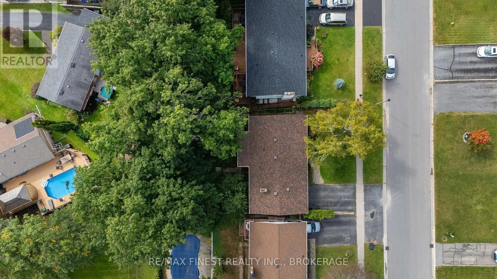 933 MAYFAIR CRESCENT