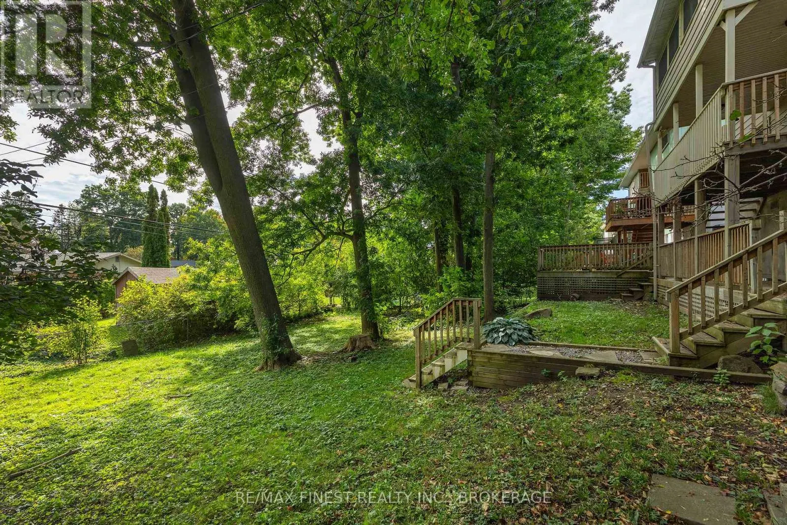 933 MAYFAIR CRESCENT