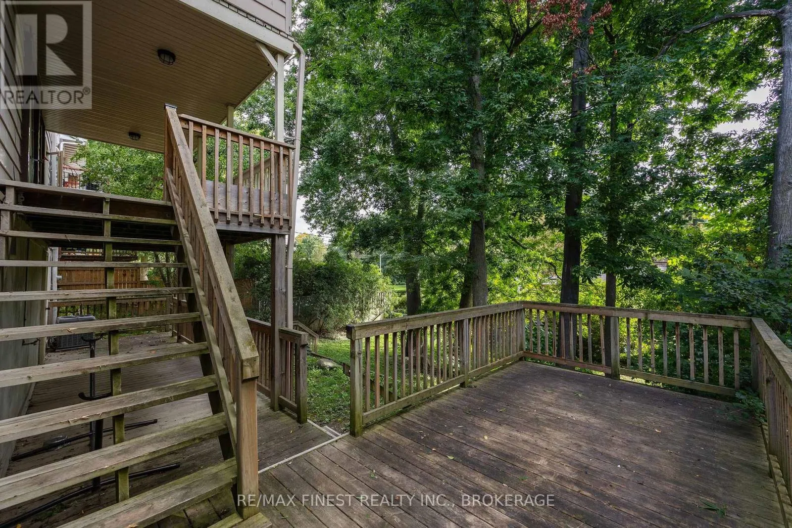 933 MAYFAIR CRESCENT