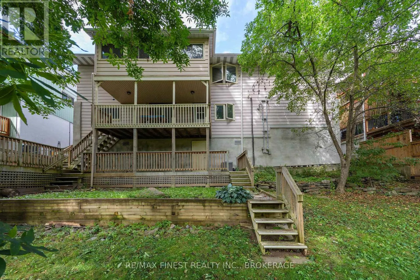 933 MAYFAIR CRESCENT