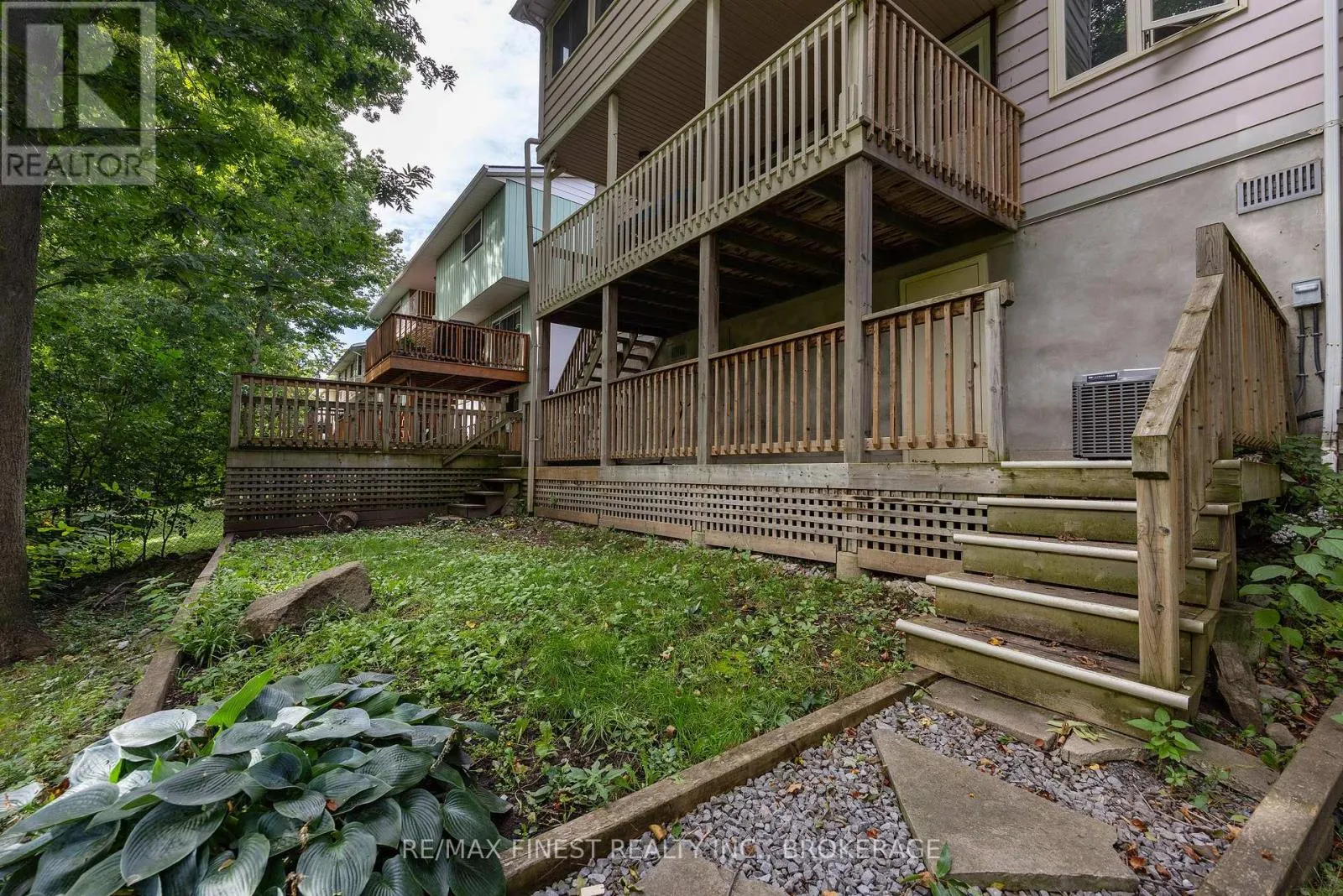 933 MAYFAIR CRESCENT