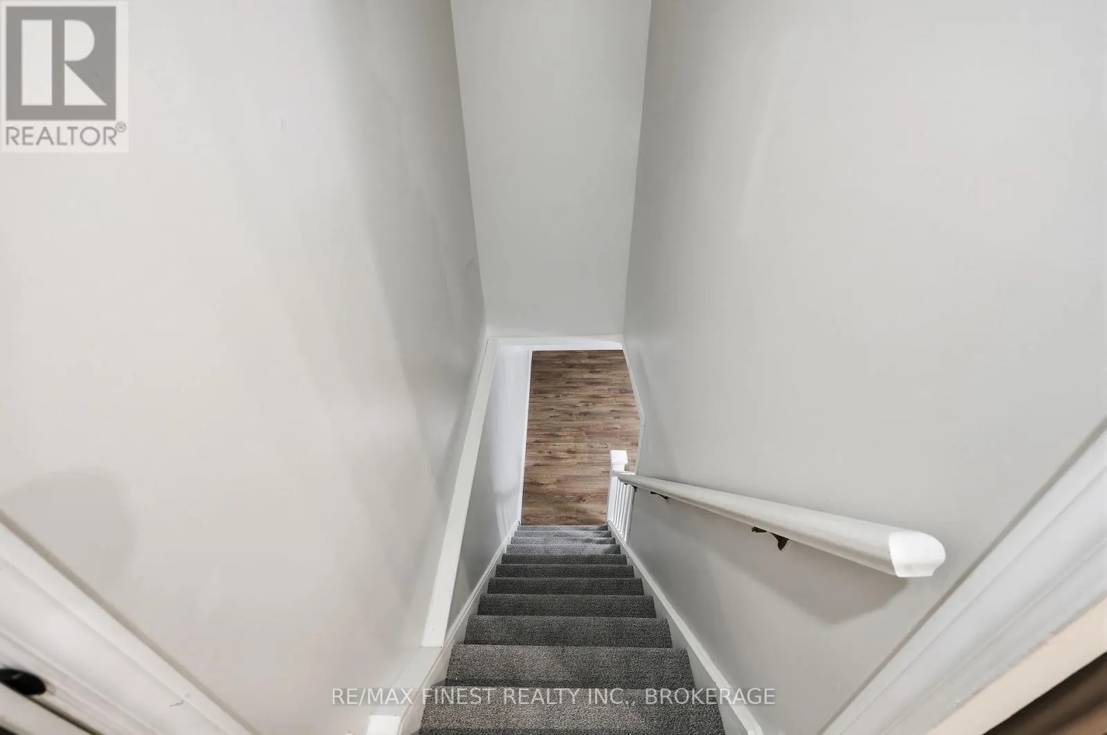 933 MAYFAIR CRESCENT