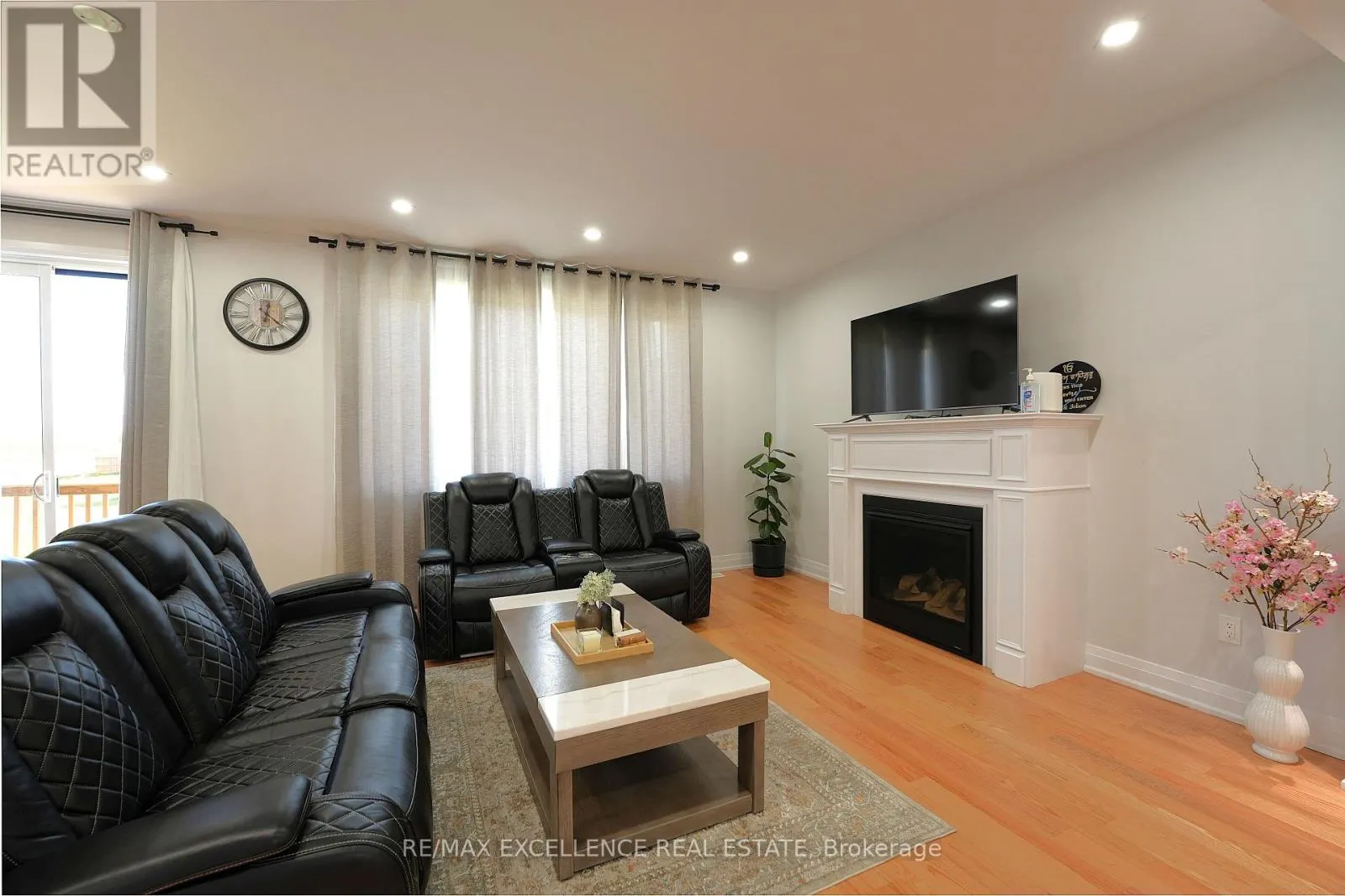 851 QUEENSTON BOULEVARD