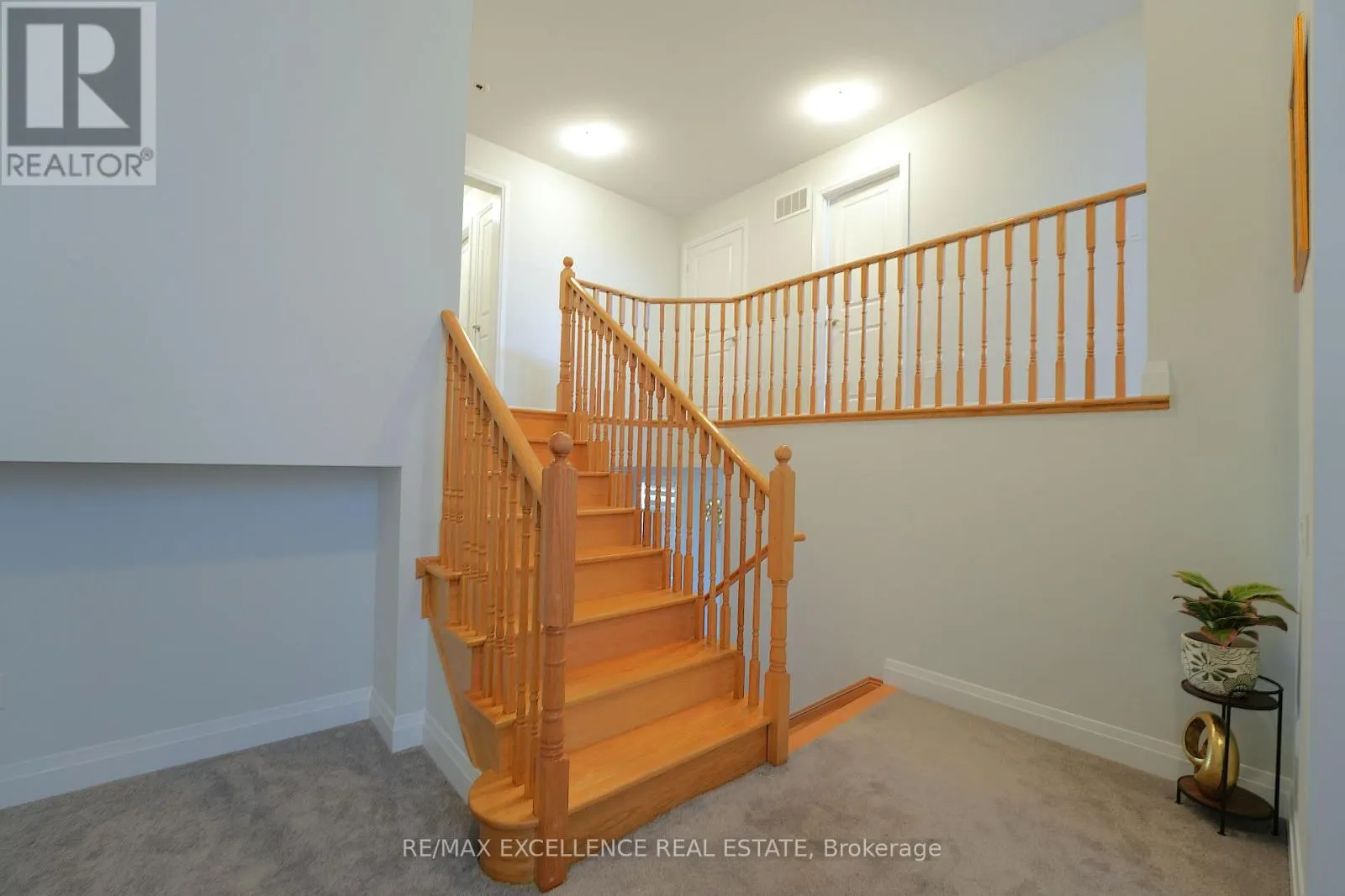 851 QUEENSTON BOULEVARD