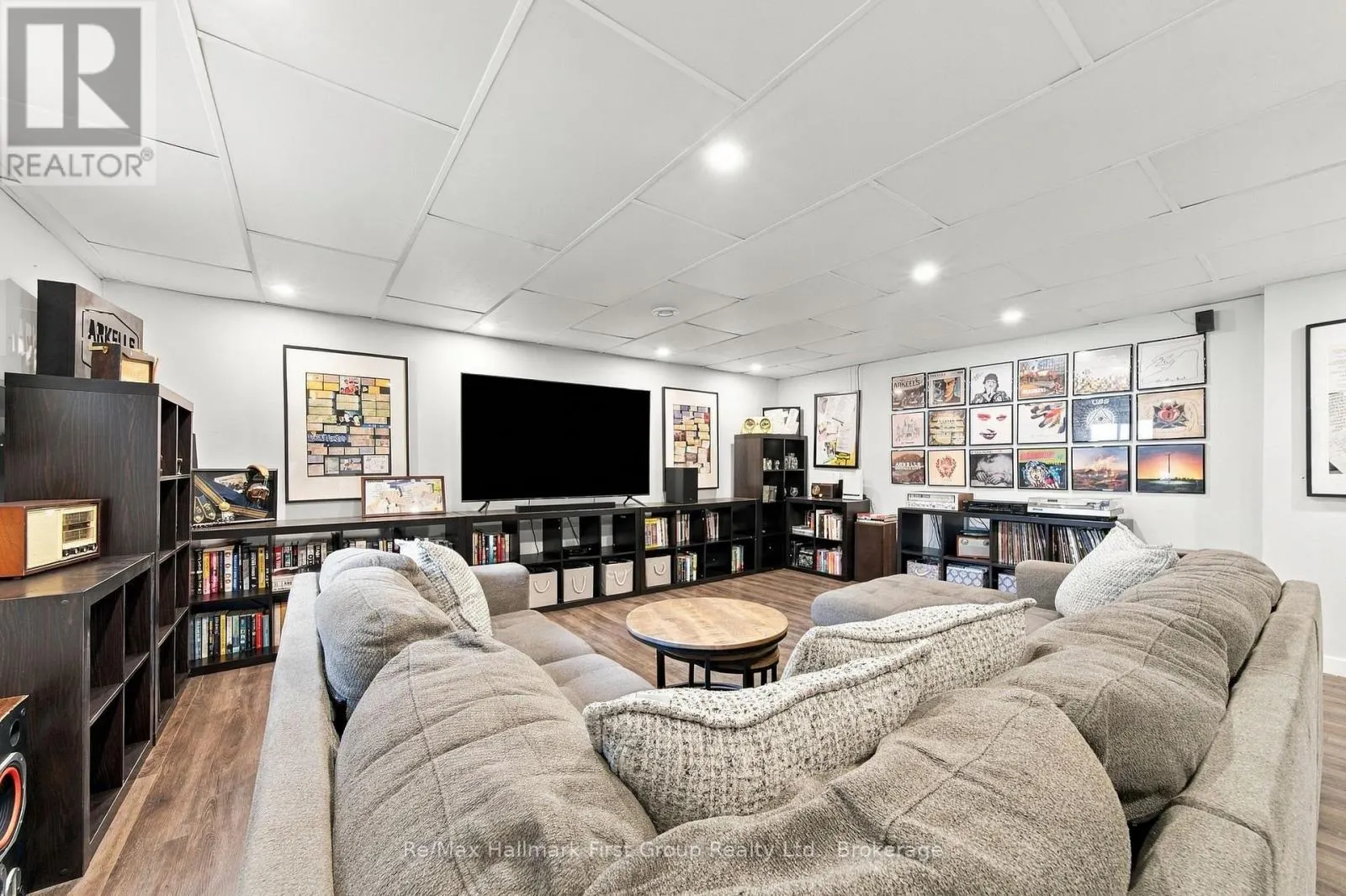 919 HEENAN COURT