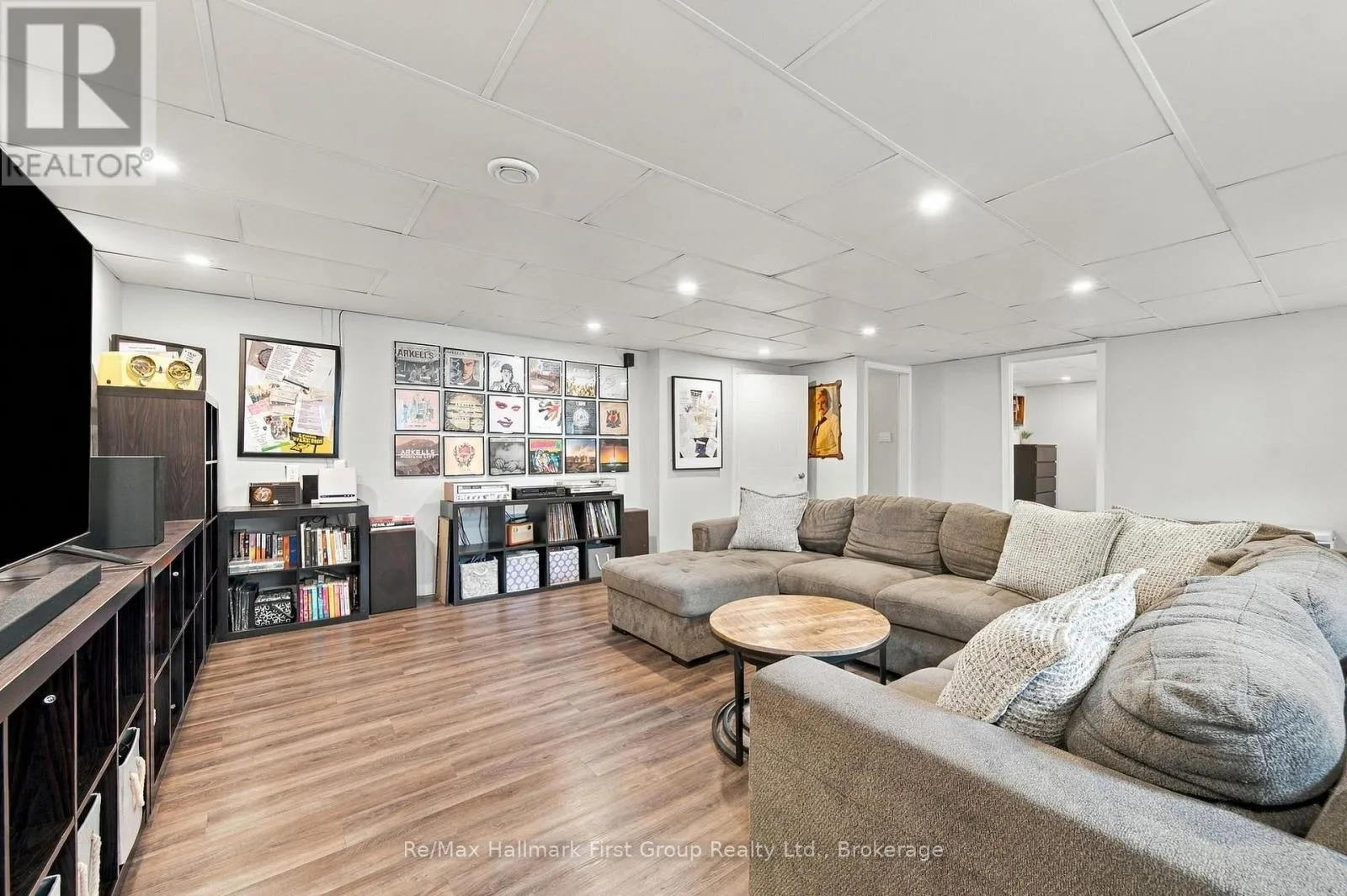 919 HEENAN COURT