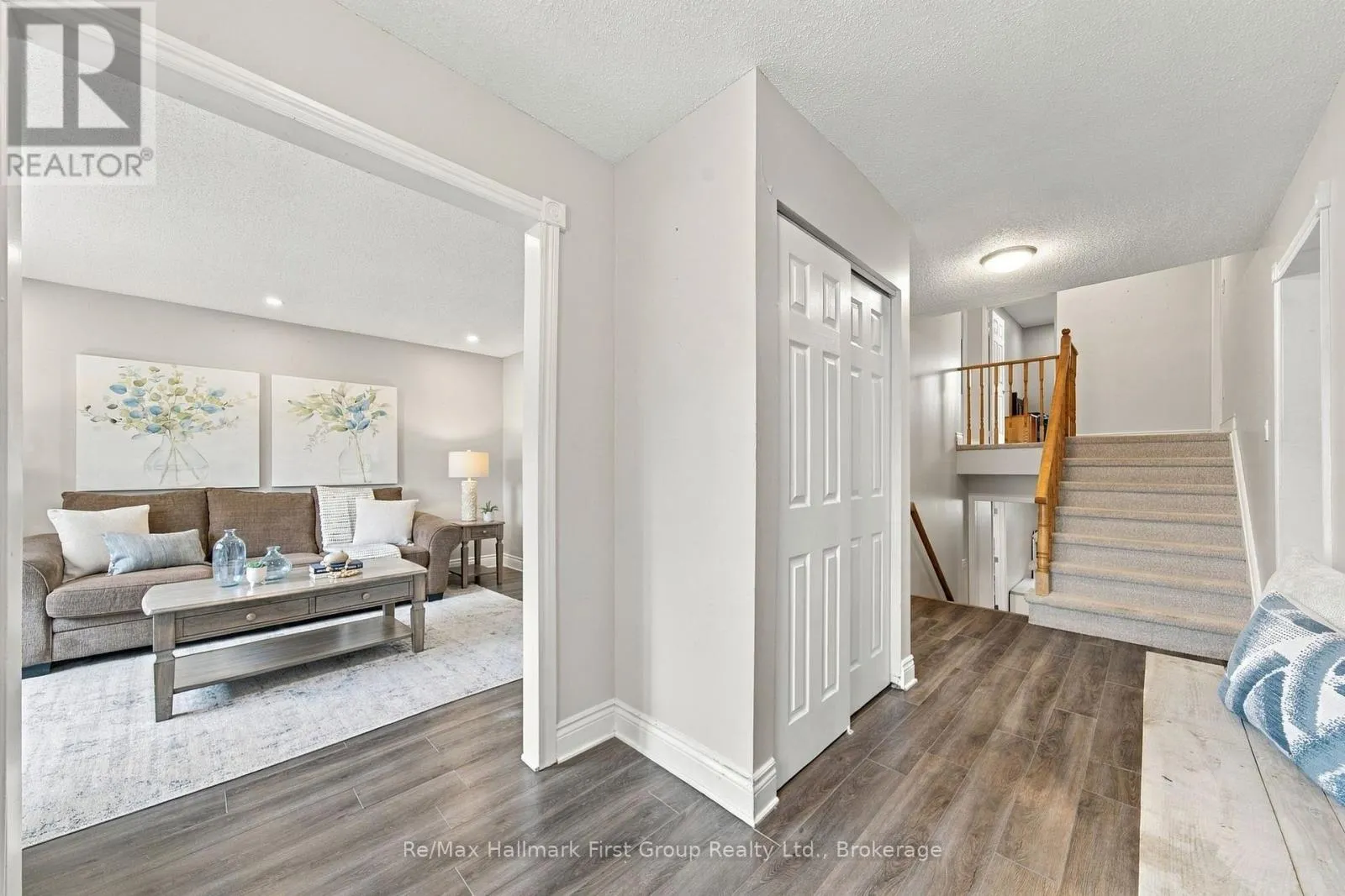 919 HEENAN COURT
