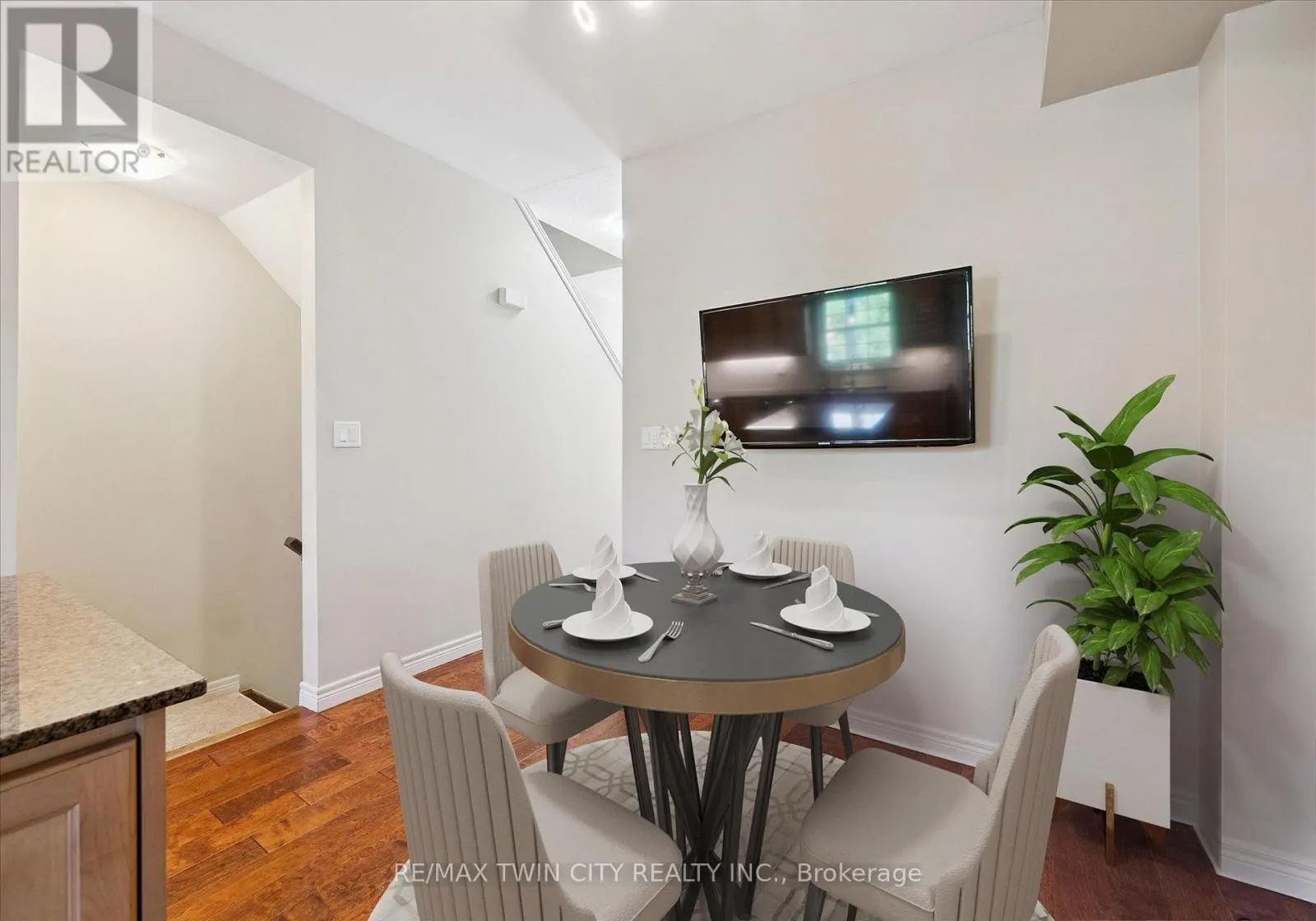 4 CHELTENHAM MEWS