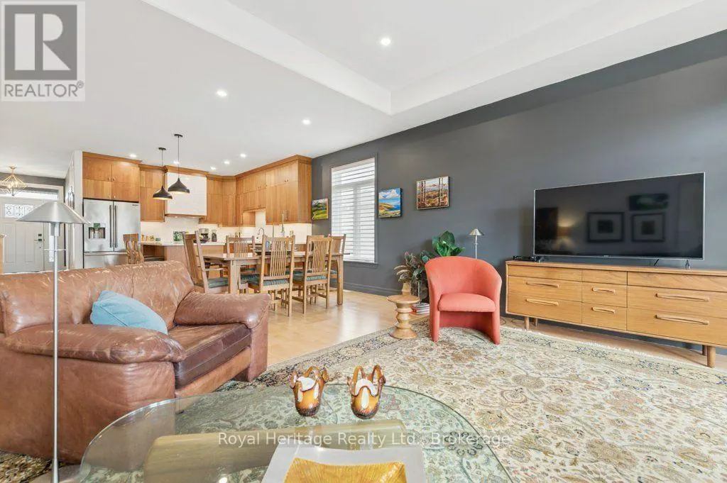 54 HUMMINGBIRD DRIVE