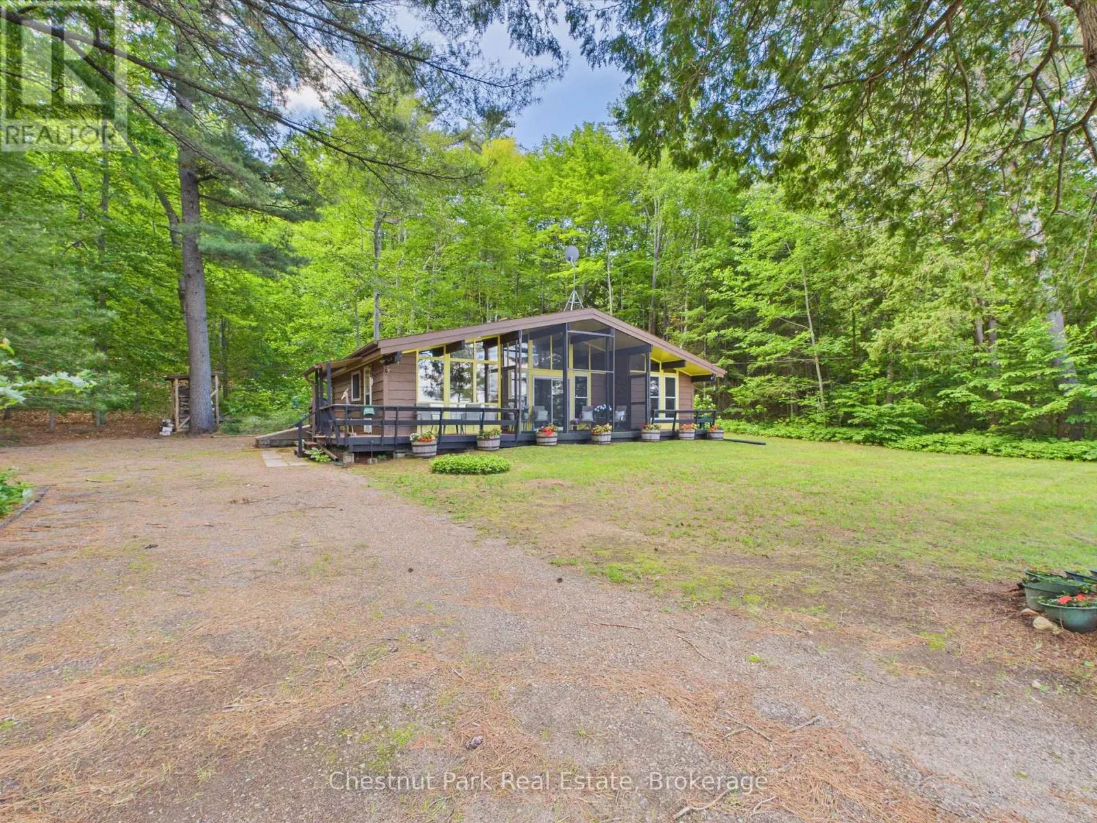 1087 GLENMOUNT ROAD