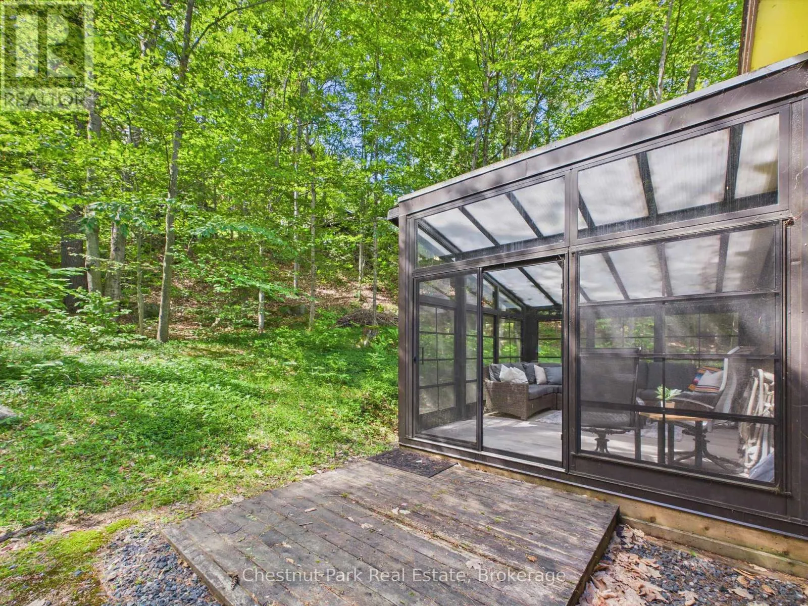 1087 GLENMOUNT ROAD