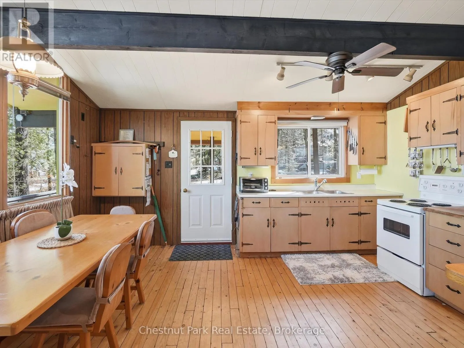 1087 GLENMOUNT ROAD