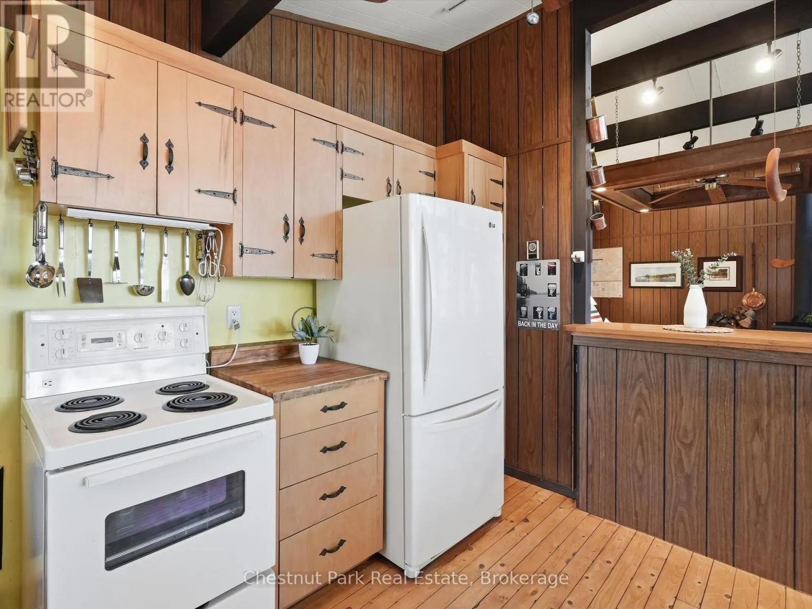 1087 GLENMOUNT ROAD