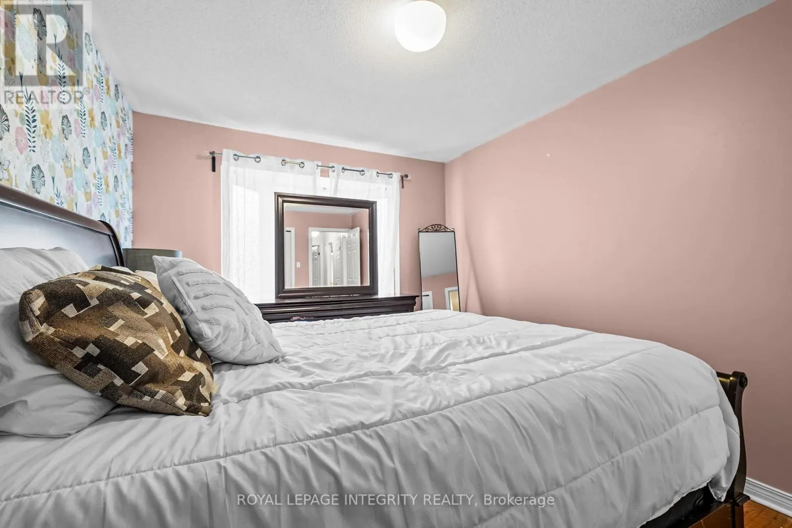 26 ASTORIA CRESCENT