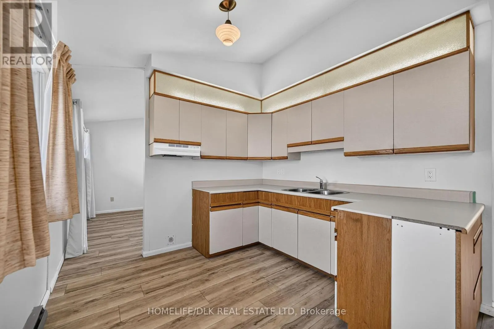 961 MASSIE DRIVE W