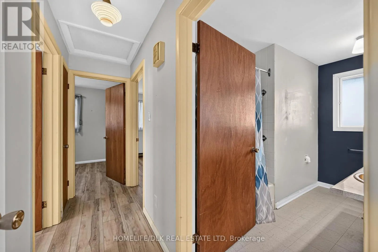 961 MASSIE DRIVE W