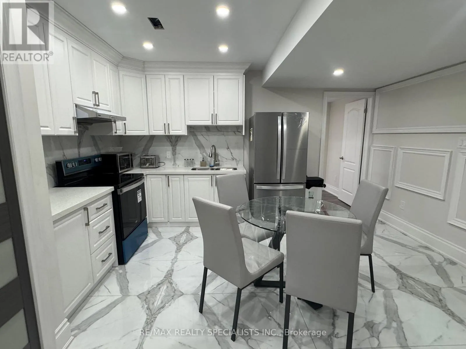 8619 CHICKORY TRAIL