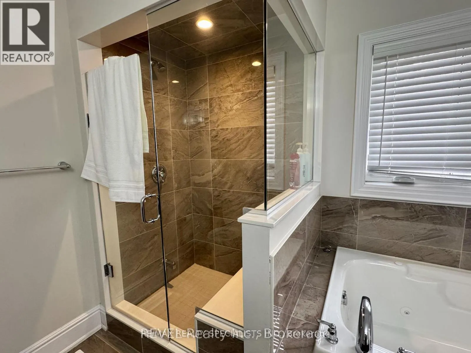 8619 CHICKORY TRAIL