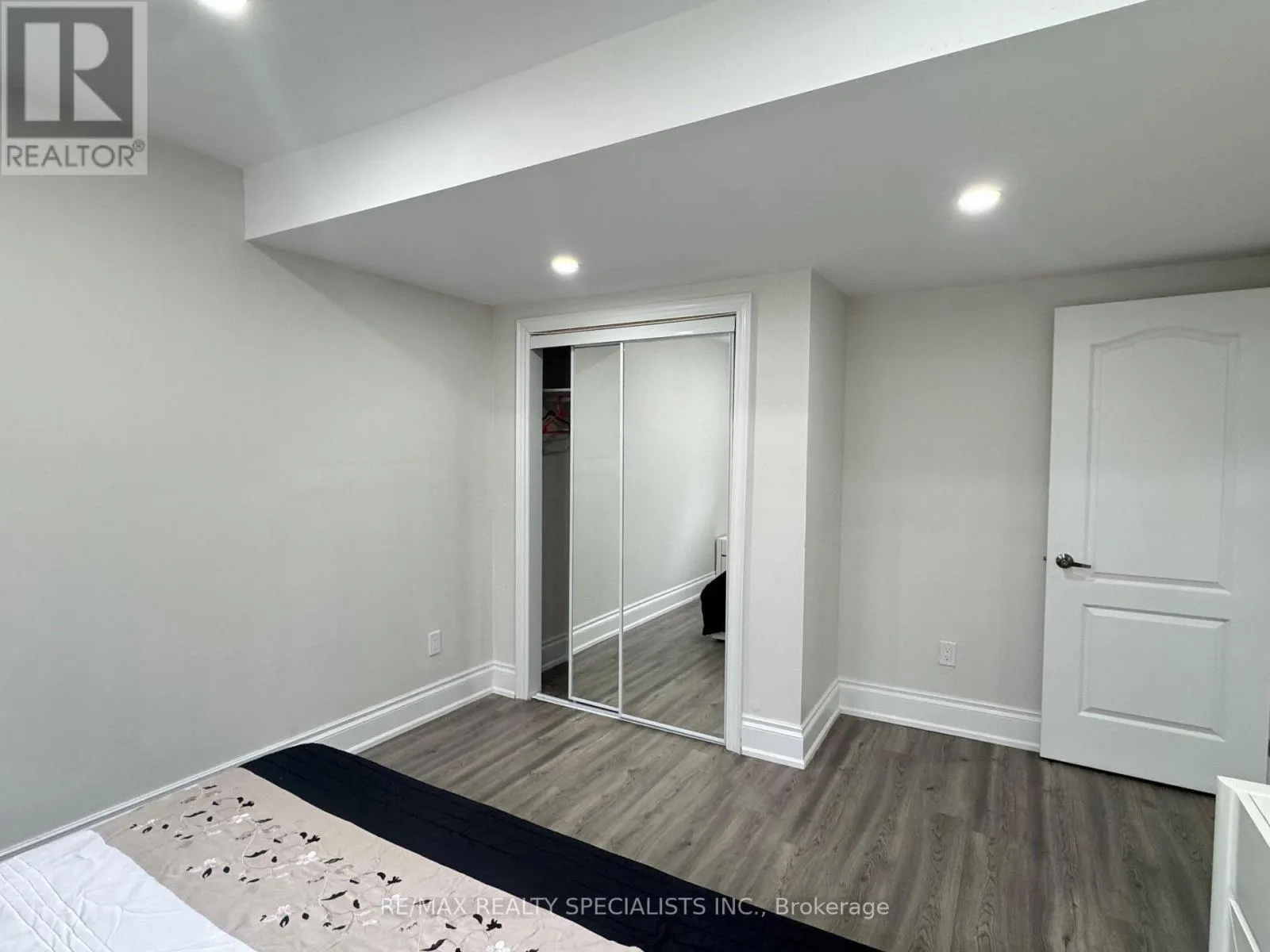 8619 CHICKORY TRAIL