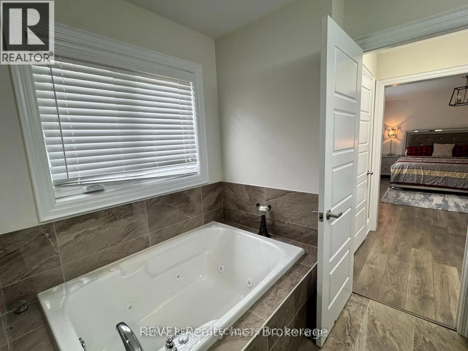 8619 CHICKORY TRAIL