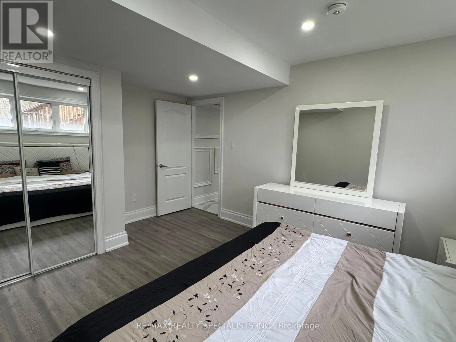 8619 CHICKORY TRAIL