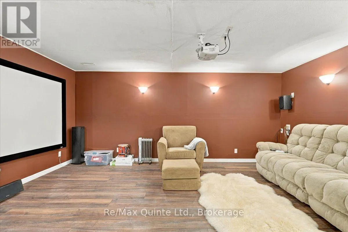 11 HURON LANE