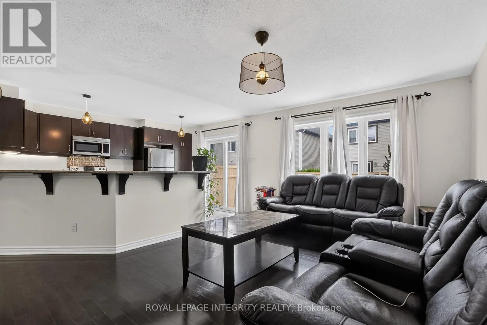 414 MEADOWHAWK CRESCENT