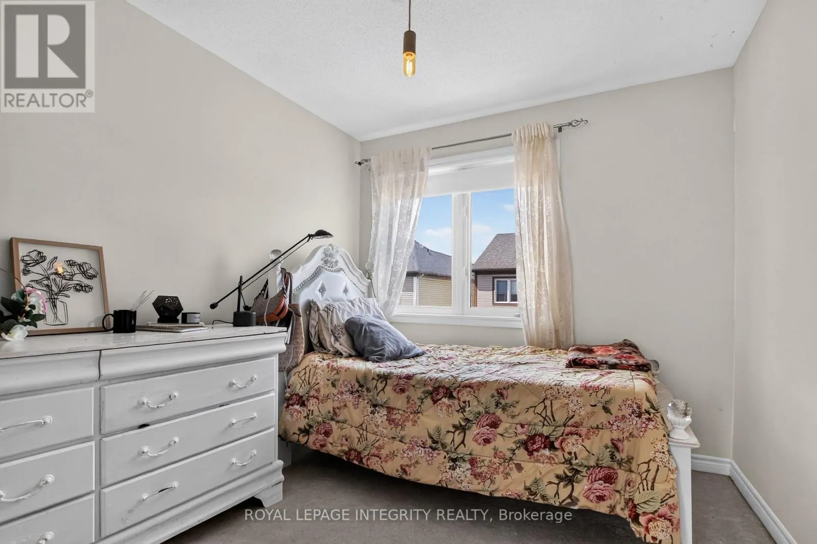 414 MEADOWHAWK CRESCENT