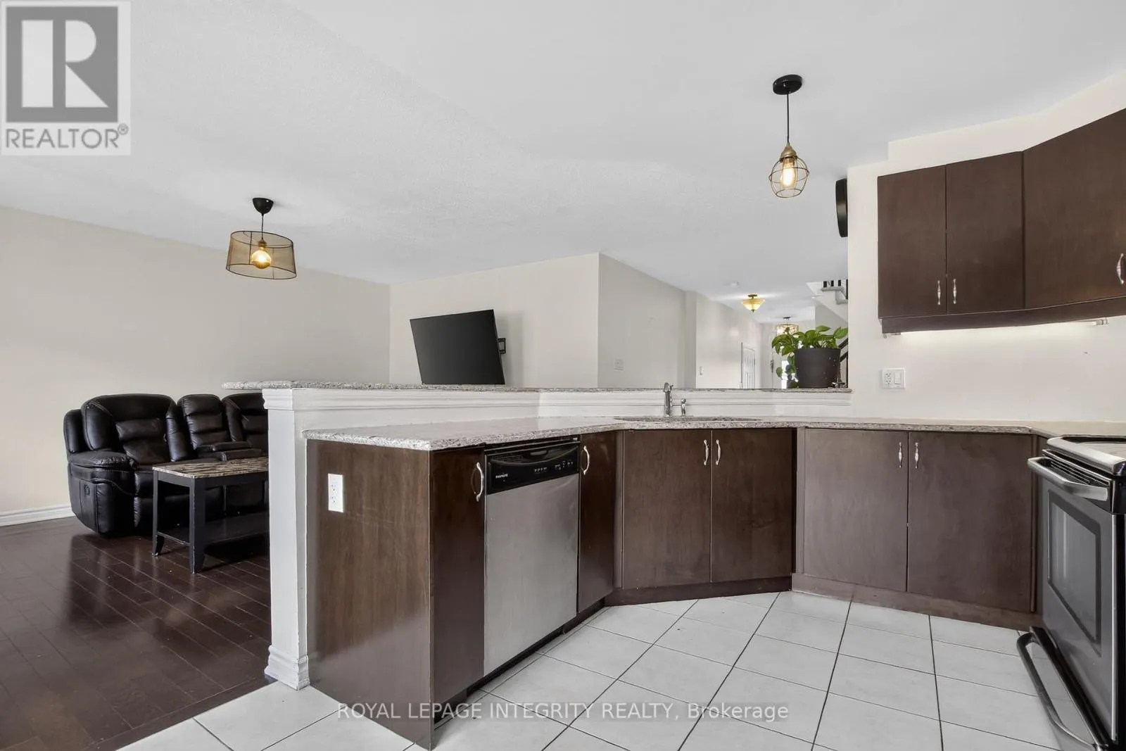414 MEADOWHAWK CRESCENT