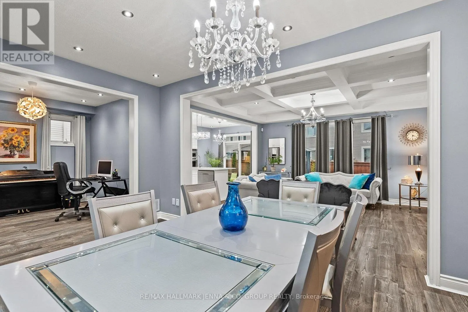 803 LOGPERCH CIRCLE