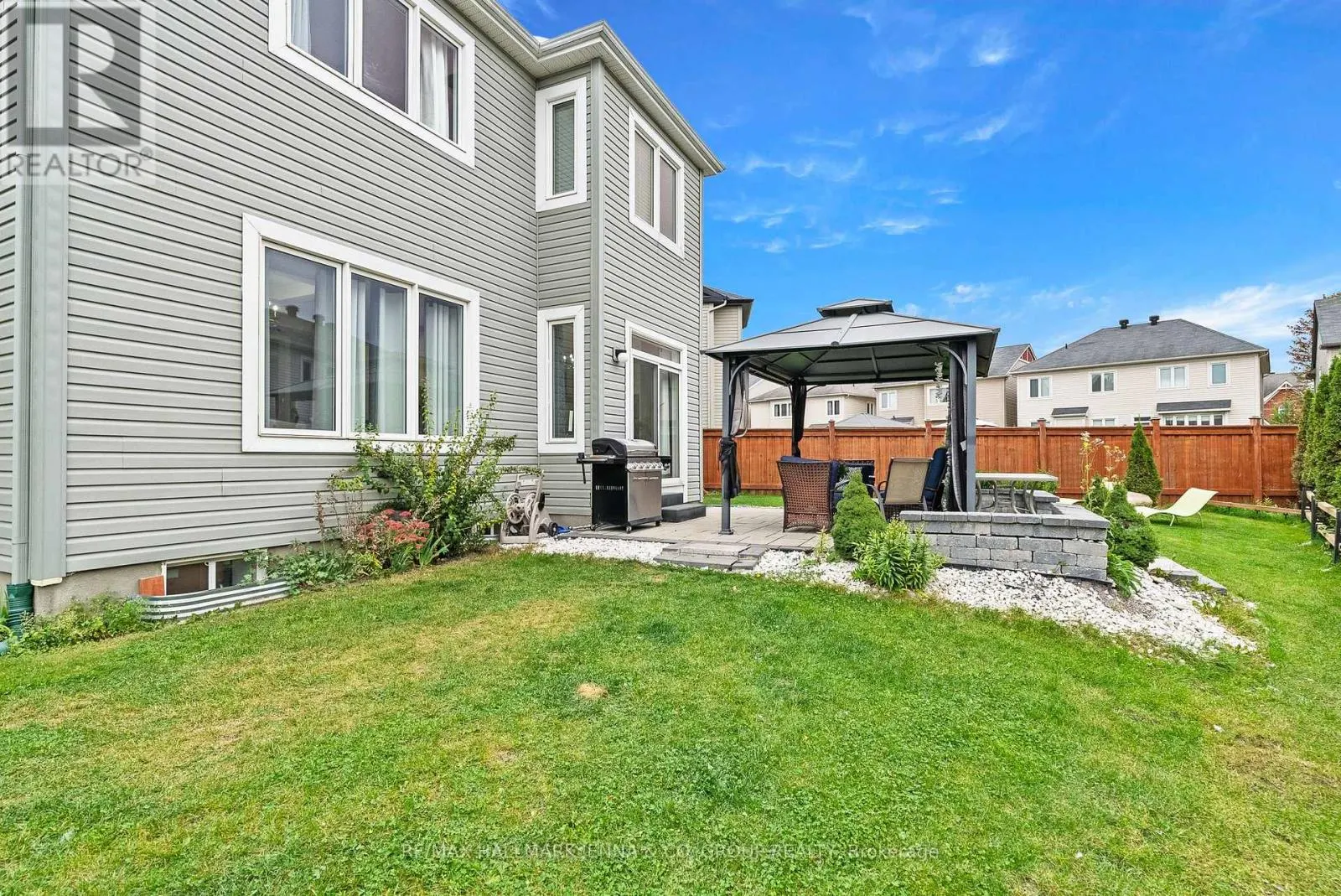 803 LOGPERCH CIRCLE