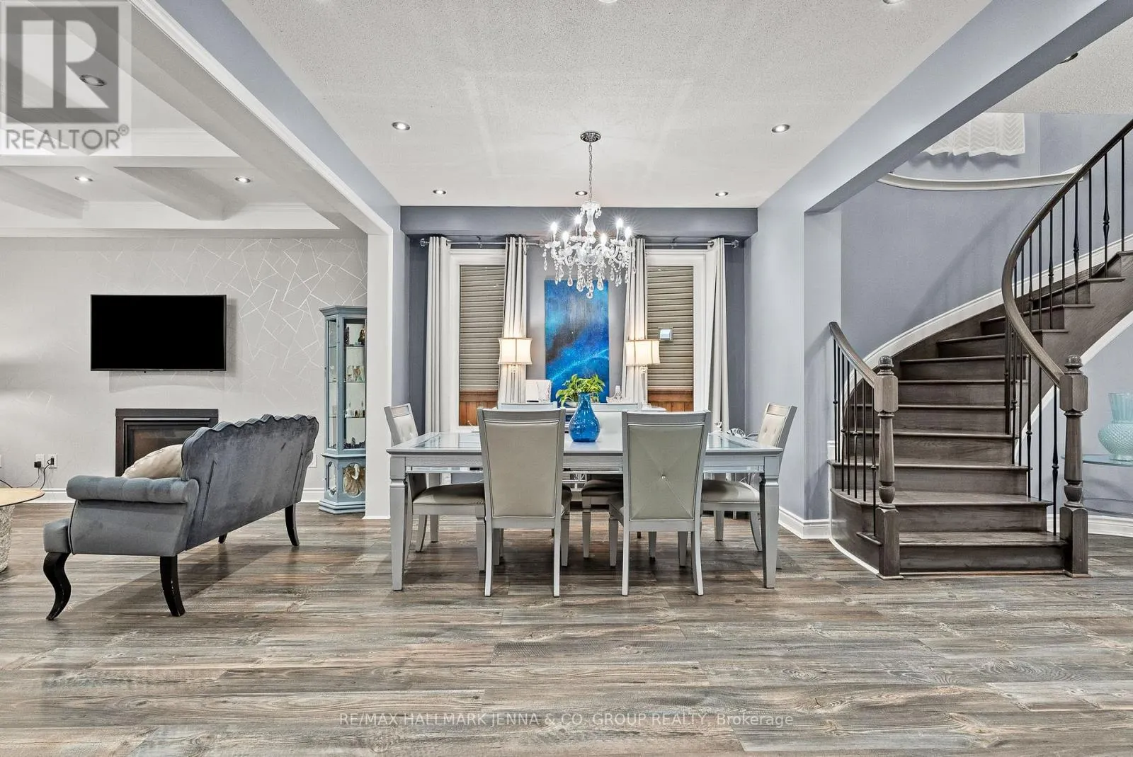 803 LOGPERCH CIRCLE