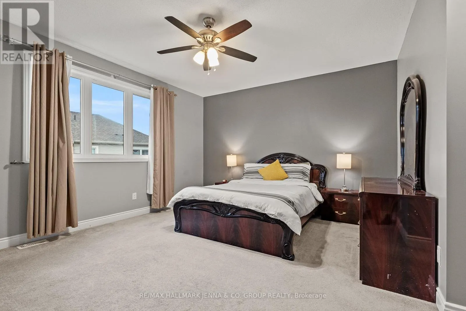 803 LOGPERCH CIRCLE