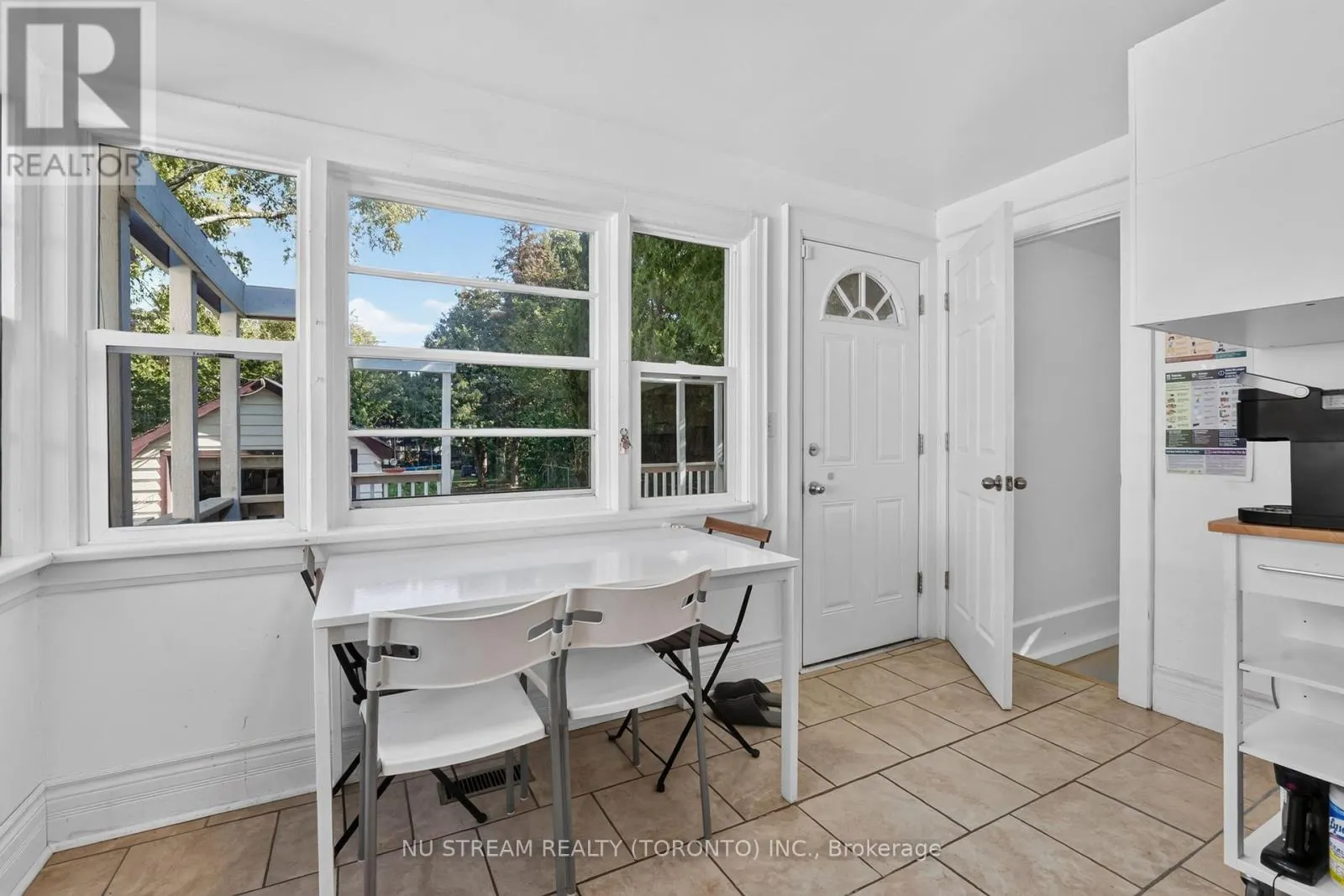 9 MANNING STREET