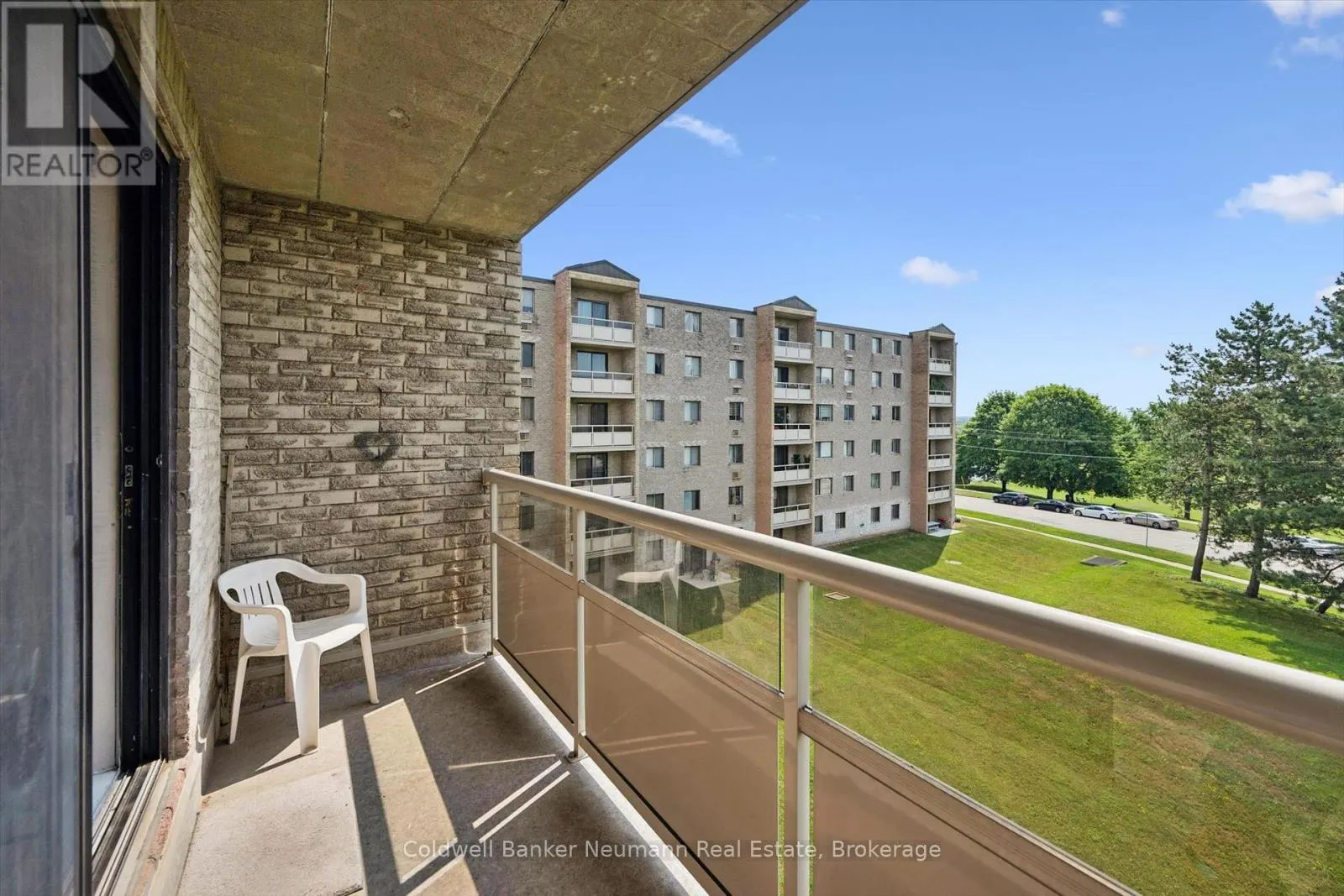 405 - 93 WESTWOOD ROAD #405
